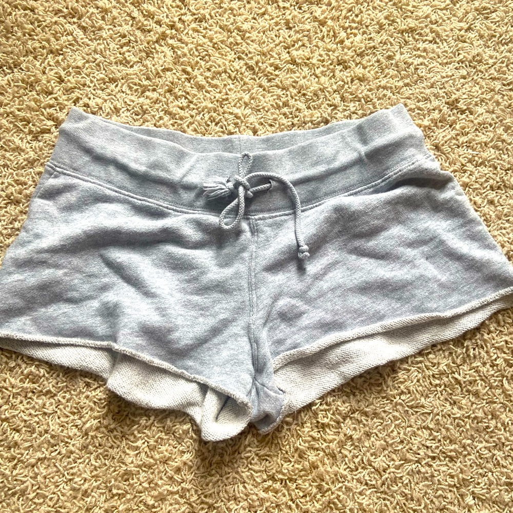 GREY SWEATSHORTS